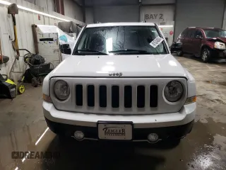 2016 Jeep Patriot High Altitude with VIN 1C4NJPFA5GD526767, listed as a Copart auction lot 81524804 with 25,553 mi miles and Salvage Title. Bid and sale history available at carsss.com. Image 5.