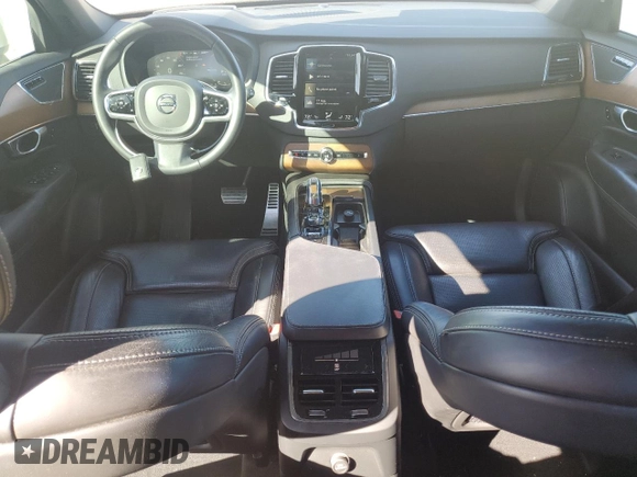 2017 Volvo XC90 Inscription with VIN YV4BC0PL1H1177966, listed as a Copart auction lot 82644894 with 42,783 mi miles and Salvage Title. Bid and sale history available at carsss.com. Image 8.