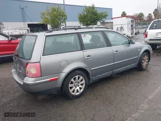 2003 Volkswagen Passat GLS with VIN WVWVD63B53E166063, listed as a IAAI auction lot 41482200 with 197,309 mi miles. Bid and sale history available at carsss.com. Image 4.
