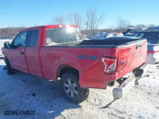 2015 Ford F-150 XLT with VIN 1FTEX1EP4FKE91098, listed as a IAAI auction lot 41232888 with 175,693 mi miles. Bid and sale history available at carsss.com. Image 3.