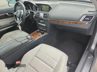 2014 Mercedes-Benz E 350 with VIN WDDKJ5KB5EF276363, listed as a Copart auction lot 61951425 with 71,154 mi miles and Salvage title. Bid and sale history available at DreamBid. Image 8.