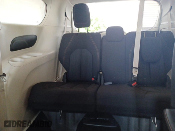2020 Chrysler Pacifica Touring with VIN 2C4RC1FGXLR222662, listed as a IAAI auction lot 42522981 with 98,200 mi miles and . Bid and sale history available at DreamBid. Image 1.