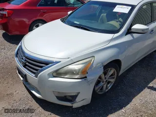2013 Nissan Altima 2.5 SL with VIN 1N4AL3AP2DN400827, listed as a IAAI auction lot 41982578 with 277,419 mi miles. Bid and sale history available at carsss.com. Image 6.