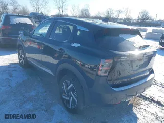 2025 Nissan Kicks SV with VIN 3N8AP6CA1SL320770, listed as a IAAI auction lot 41223395 with 1,364 mi miles. Bid and sale history available at carsss.com. Image 3.