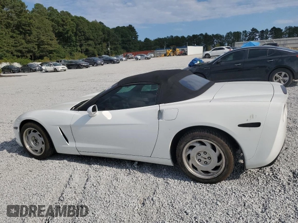 2007 Chevrolet Corvette z VIN 1G1YY36U375114586, wystawiony jako Copart lot #72721504 z przebiegiem 101 409 mil mil oraz Szkoda całkowita • Salvage title. Historia ofert i sprzedaży dostępna na DreamBid. Obrazek 2.