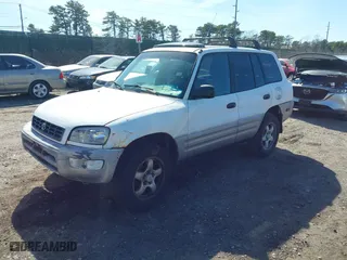 1998 Toyota RAV4 with VIN JT3GP10V9W7038486, listed as a IAAI auction lot 41778465 with 157,143 mi miles. Bid and sale history available at carsss.com. Image 2.