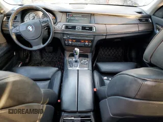 2010 BMW 7 Series 750Li xDrive z VIN WBAKC8C5XAC431285, wystawiony jako Copart lot #44699355 z przebiegiem 128 294 mil mil oraz Czysty tytuł • Clean title. Historia ofert i sprzedaży dostępna na DreamBid. Obrazek 8.