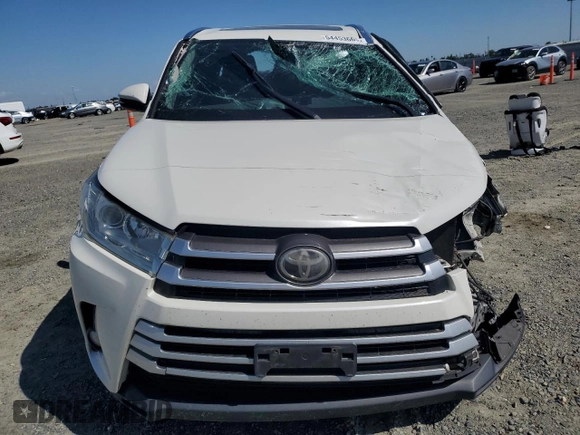 2018 Toyota Highlander SE with VIN 5TDKZRFH9JS528795, listed as a Copart auction lot 54453665 with 114,004 mi miles and Salvage title. Bid and sale history available at DreamBid. Image 5.