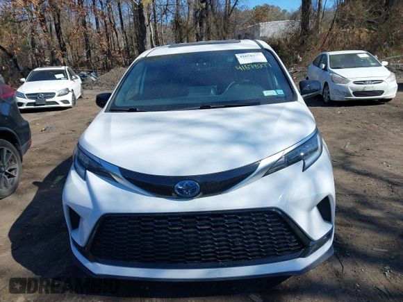 2021 Toyota Sienna XSE with VIN 5TDDSKFC5MS033166, listed as a IAAI auction lot 41678277 with 48,347 mi miles. Bid and sale history available at carsss.com. Image 12.