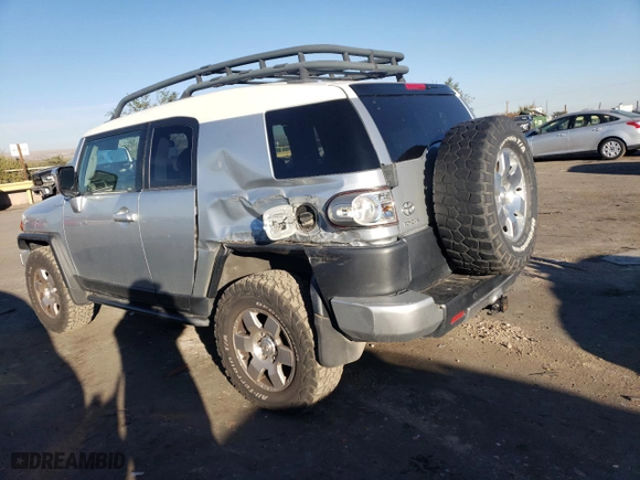 2007 Toyota FJ Cruiser with VIN JTEBU11F170050417, listed as a Copart auction lot 78617574 with 206,329 mi miles and Salvage Title. Bid and sale history available at carsss.com. Image 2.