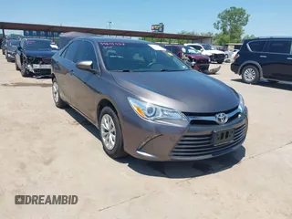 2017 Toyota Camry XLE with VIN 4T1BF1FK9HU734223, listed as a IAAI auction lot 39601554 with 61,147 mi miles. Bid and sale history available at carsss.com. Image 1.