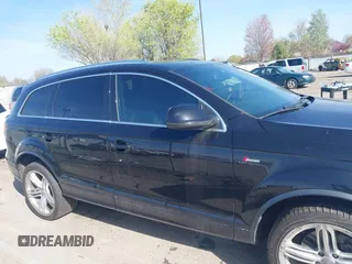 2013 Audi Q7 3.0T S line Prestige with VIN WA1DGAFE4DD012781, listed as a IAAI auction lot 42018030 with 144,986 mi miles. Bid and sale history available at carsss.com. Image 13.