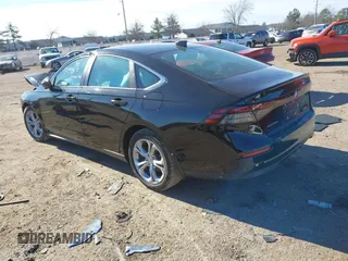 2024 Honda Accord LX z VIN 1HGCY1F28RA052831, wystawiony jako IAAI lot #41209914 z przebiegiem 18 337 mil mil oraz . Historia ofert i sprzedaży dostępna na DreamBid. Obrazek 3.