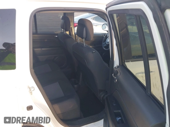 2013 Jeep Compass Sport with VIN 1C4NJCBA1DD272937, listed as a IAAI auction lot 39855648 with 118,136 mi miles. Bid and sale history available at carsss.com. Image 8.