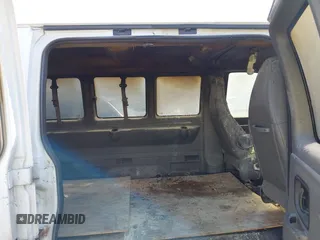 2017 Chevrolet Express Passenger LT z VIN 1GAZGPFFXH1206108, wystawiony jako IAAI lot #41758750 z przebiegiem 320 138 mil mil oraz . Historia ofert i sprzedaży dostępna na DreamBid. Obrazek 8.