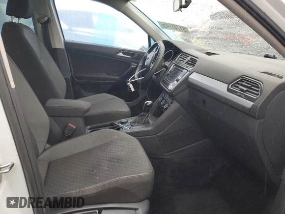 2021 Volkswagen Tiguan S z VIN 3VV0B7AX3MM013859, wystawiony jako Copart lot #51745945 z przebiegiem 100 240 mil mil oraz Szkoda całkowita • Salvage title. Historia ofert i sprzedaży dostępna na DreamBid. Obrazek 7.