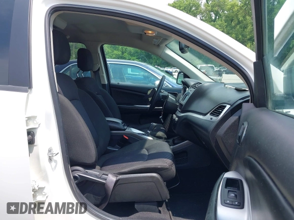 2019 Dodge Journey SE with VIN 3C4PDCBB6KT833777, listed as a IAAI auction lot 42411738 with 32,133 mi miles and . Bid and sale history available at DreamBid. Image 5.