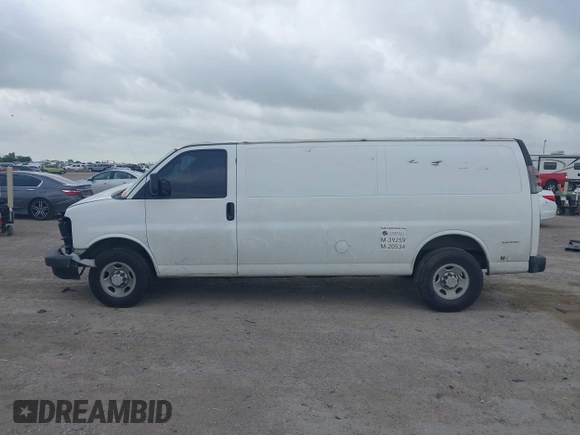 2016 Chevrolet Express Cargo z VIN 1GCWGBFF2G1138592, wystawiony jako IAAI lot #42500515 z przebiegiem Nie podano mil oraz . Historia ofert i sprzedaży dostępna na DreamBid. Obrazek 14.