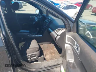 2013 Ford Explorer XLT with VIN 1FM5K7D83DGA52899, listed as a IAAI auction lot 42130601 with 177,551 mi miles. Bid and sale history available at carsss.com. Image 5.