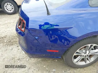 2014 Ford Mustang V6 with VIN 1ZVBP8AM4E5282543, listed as a IAAI auction lot 42367520 with 208,641 mi miles and . Bid and sale history available at DreamBid. Image 17.