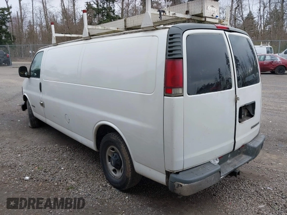 2000 Chevrolet City Express Cargo z VIN 1GCHG39R1Y1158810, wystawiony jako IAAI lot #41804626 z przebiegiem Nie podano mil oraz . Historia ofert i sprzedaży dostępna na DreamBid. Obrazek 3.