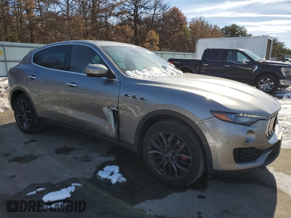 2018 Maserati Levante with VIN ZN661XUA7JX301391, listed as a Copart auction lot 42688684 with 57,679 mi miles. Bid and sale history available at carsss.com. Image 4.
