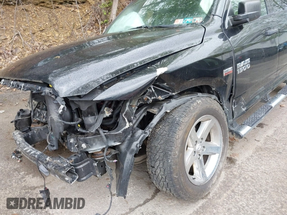 2017 Ram 1500 Express z VIN 3C6RR7KT3HG705029, wystawiony jako IAAI lot #42199557 z przebiegiem 98 229 mil mil oraz . Historia ofert i sprzedaży dostępna na DreamBid. Obrazek 6.