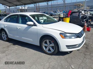 2013 Volkswagen Passat SE с VIN 1VWBP7A38DC110396, выставлен на аукционе IAAI как лот 42327253 с пробегом 110 994 миль миль и . История ставок и продаж доступна на DreamBid. Изображение 1.