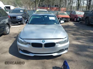 2015 BMW 3 Series 320i xDrive с VIN WBA3C3G57FNS74828, выставлен на аукционе IAAI как лот 41920253 с пробегом 72 521 миль миль и . История ставок и продаж доступна на DreamBid. Изображение 13.