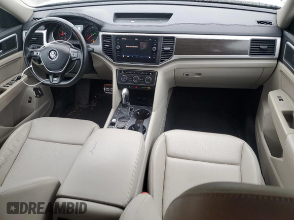 2018 Volkswagen Atlas SE z VIN 1V2PR2CA0JC541021, wystawiony jako Copart lot #55169425 z przebiegiem 149 797 mil mil oraz Szkoda całkowita • Salvage title. Historia ofert i sprzedaży dostępna na DreamBid. Obrazek 8.