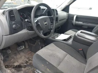 2007 Chevrolet Silverado 1500 1LT with VIN 2GCEK19C271715718, listed as a IAAI auction lot 42028834 with 152,700 mi miles and . Bid and sale history available at DreamBid. Image 5.