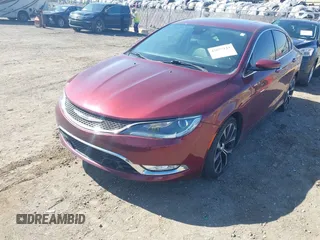 2015 Chrysler 200 C z VIN 1C3CCCEG8FN598172, wystawiony jako IAAI lot #42077144 z przebiegiem 130 717 mil mil oraz . Historia ofert i sprzedaży dostępna na DreamBid. Obrazek 2.
