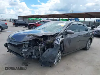 2015 Toyota Camry XLE z VIN 4T1BF1FK8FU114881, wystawiony jako IAAI lot #42231368 z przebiegiem Nie podano mil oraz . Historia ofert i sprzedaży dostępna na DreamBid. Obrazek 23.