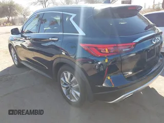2020 Infiniti QX50 Luxe z VIN 3PCAJ5M17LF109157, wystawiony jako IAAI lot #41593864 z przebiegiem 27 895 mil mil oraz . Historia ofert i sprzedaży dostępna na DreamBid. Obrazek 3.