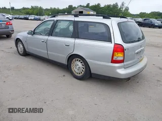 2001 Saturn LW z VIN 1G8JW84R51Y509590, wystawiony jako IAAI lot #42498992 z przebiegiem 123 436 mil mil oraz . Historia ofert i sprzedaży dostępna na DreamBid. Obrazek 3.