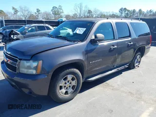 2010 Chevrolet Suburban LS with VIN 1GNUCHE07AR125498, listed as a IAAI auction lot 41427576 with 266,150 mi miles. Bid and sale history available at carsss.com. Image 17.