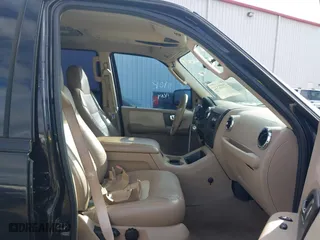 2005 Ford Expedition Eddie Bauer with VIN 1FMPU17585LA49135, listed as a IAAI auction lot 41121522 with 1 mi miles. Bid and sale history available at carsss.com. Image 5.