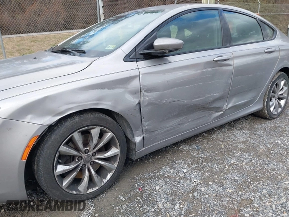 2015 Chrysler 200 S with VIN 1C3CCCBG7FN613684, listed as a IAAI auction lot 41028061 with 111,061 mi miles. Bid and sale history available at carsss.com. Image 6.