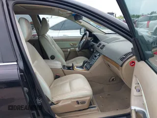 2007 Volvo XC90 I6 with VIN YV4CY982X71364072, listed as a IAAI auction lot 42048060 with 195,900 mi miles. Bid and sale history available at carsss.com. Image 5.
