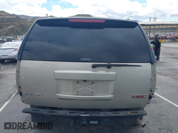 2013 GMC Yukon SLT with VIN 1GKS1CE01DR133369, listed as a IAAI auction lot 41798628 with 1 mi miles. Bid and sale history available at carsss.com. Image 16.