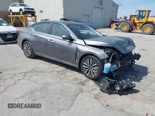 2023 Nissan Altima SV z VIN 1N4BL4DV3PN410873, wystawiony jako IAAI lot #42055332 z przebiegiem 46 121 mil mil oraz . Historia ofert i sprzedaży dostępna na DreamBid. Obrazek 1.