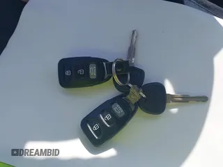 2014 Hyundai Elantra SE с VIN 5NPDH4AE8EH468435, выставлен на аукционе IAAI как лот 42509839 с пробегом 67 832 миль миль и . История ставок и продаж доступна на DreamBid. Изображение 11.