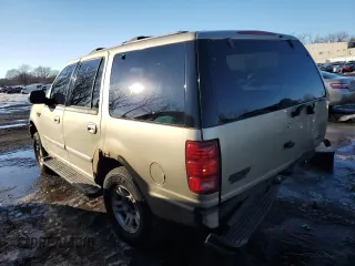 2000 Ford Expedition XLT with VIN 1FMRU1667YLB59133, listed as a Copart auction lot 45572835 with 206,773 mi miles and Salvage Title. Bid and sale history available at DreamBid. Image 2.