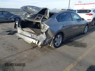 2007 Nissan Altima 2.5 S with VIN 1N4AL21E07C129405, listed as a IAAI auction lot 41883830 with 169,938 mi miles. Bid and sale history available at carsss.com. Image 4.