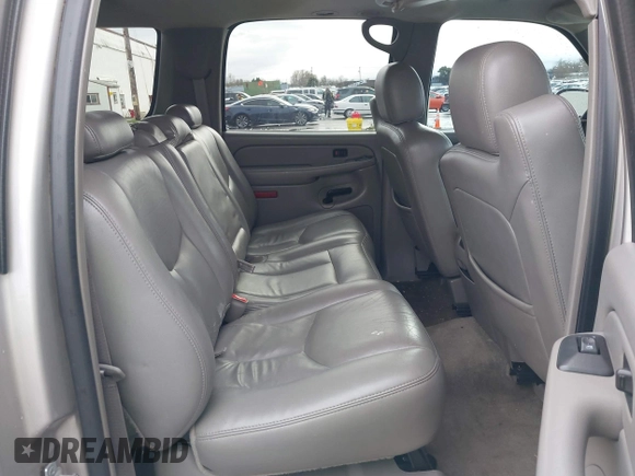 2004 GMC Yukon XL SLE with VIN 3GKEC16T94G299126, listed as a IAAI auction lot 41811382 with 254,907 mi miles. Bid and sale history available at carsss.com. Image 8.