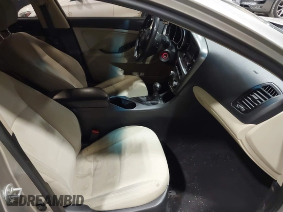 2015 Kia Optima LX с VIN 5XXGM4A74FG355766, выставлен на аукционе IAAI как лот 42343497 с пробегом 155 482 миль миль и . История ставок и продаж доступна на DreamBid. Изображение 5.