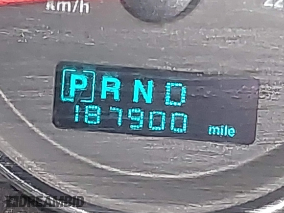 2007 Jeep Commander Sport z VIN 1J8HG48P17C545682, wystawiony jako IAAI lot #41369706 z przebiegiem 187 900 mil mil oraz . Historia ofert i sprzedaży dostępna na DreamBid. Obrazek 16.