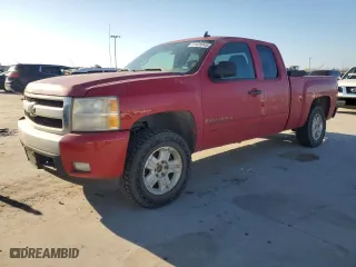 2008 Chevrolet Silverado 1500 LT w/2LT with VIN 2GCEC19J781187994, listed as a Copart auction lot 41428845 with 304,358 mi miles and Clean Title. Bid and sale history available at carsss.com. Image 1.