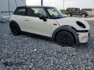 2016 MINI Hardtop with VIN WMWXP5C50GT740166, listed as a Copart auction lot 53832025 with 40,720 mi miles and Salvage Title. Bid and sale history available at DreamBid. Image 4.