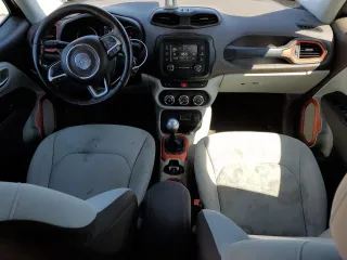 2016 Jeep Renegade Latitude with VIN ZACCJABW7GPD39019, listed as a Copart auction lot 71402474 with 136,390 mi miles and Non Repairable. Bid and sale history available at DreamBid. Image 8.
